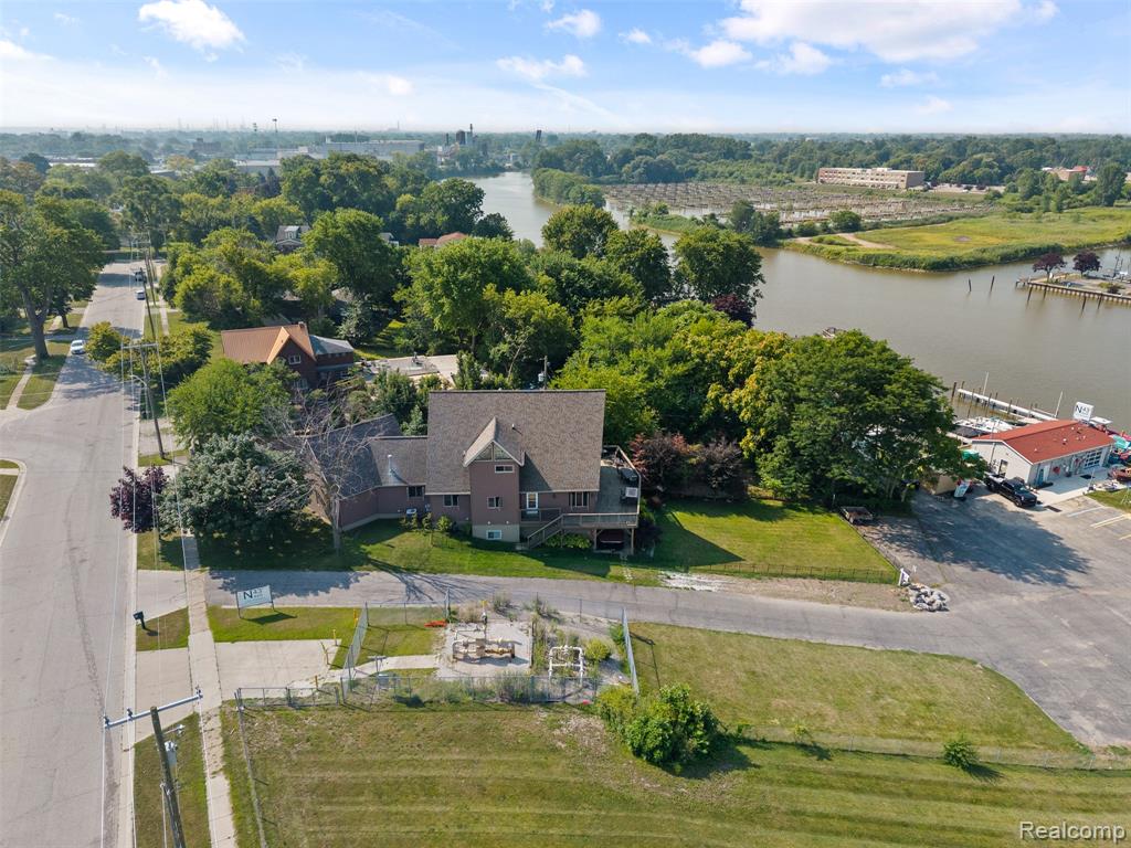 main property photo 48