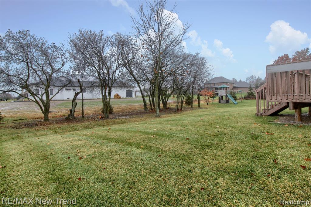 property viewer photo 35