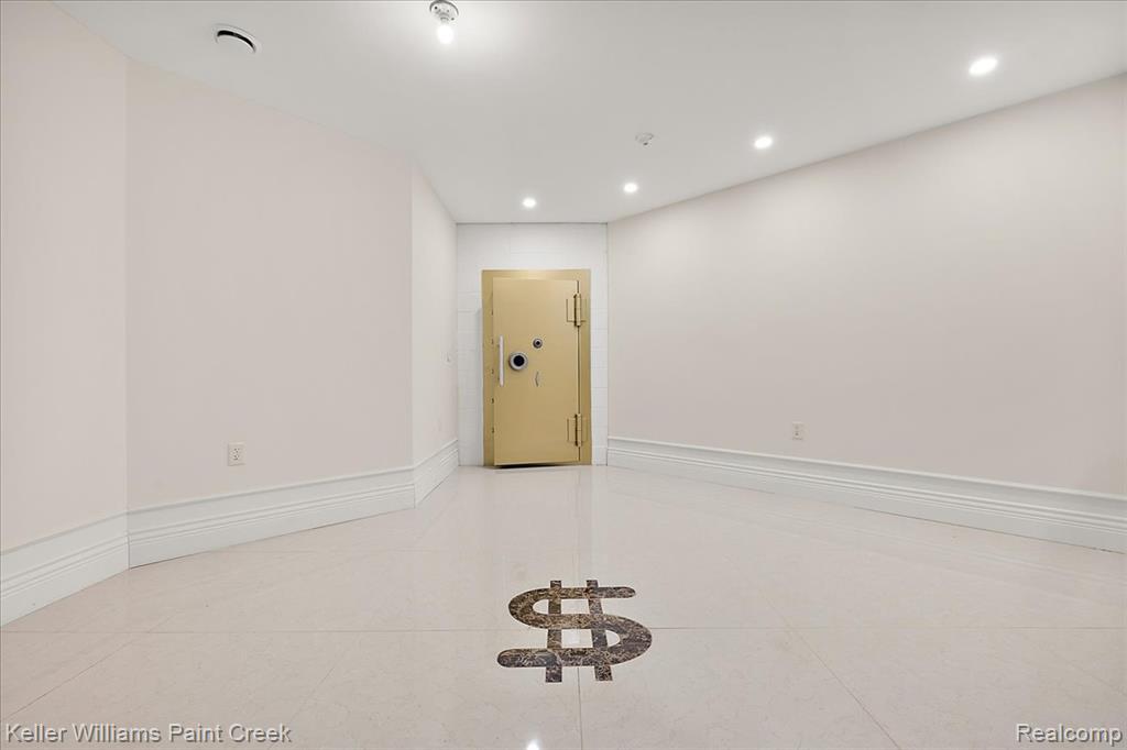 main property photo 79