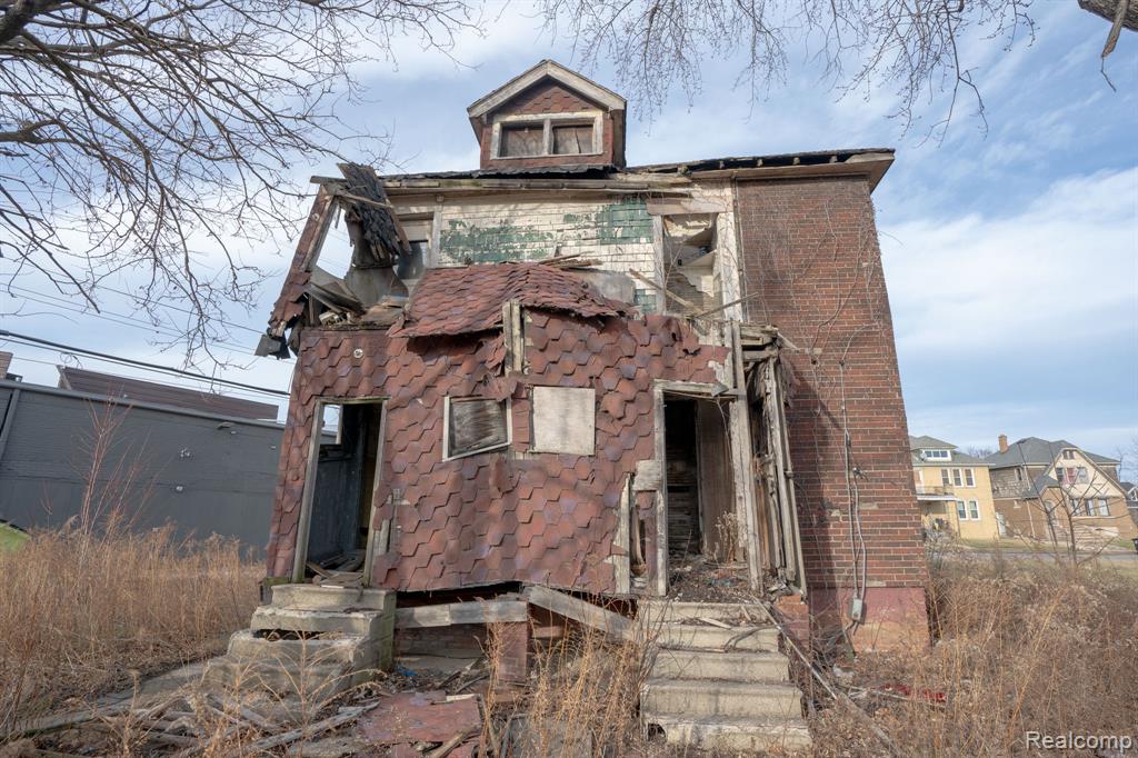main property photo 31