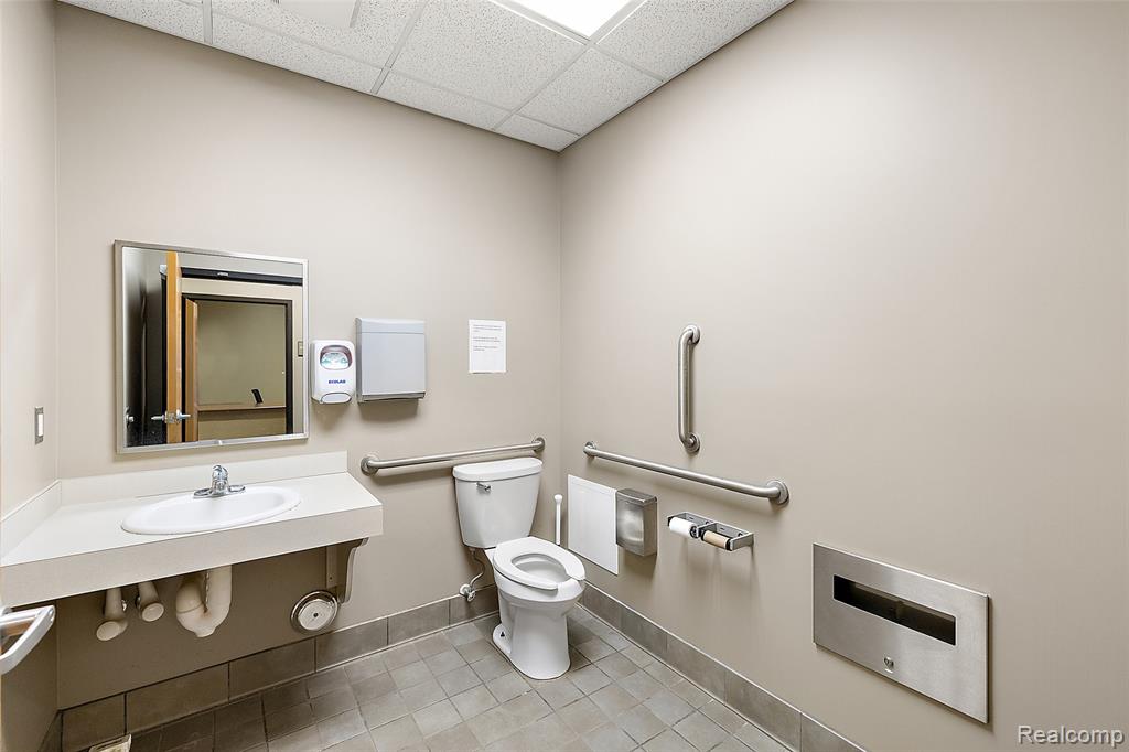 main property photo 45