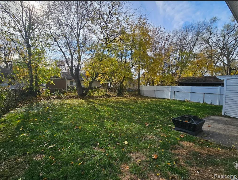 main property photo 13
