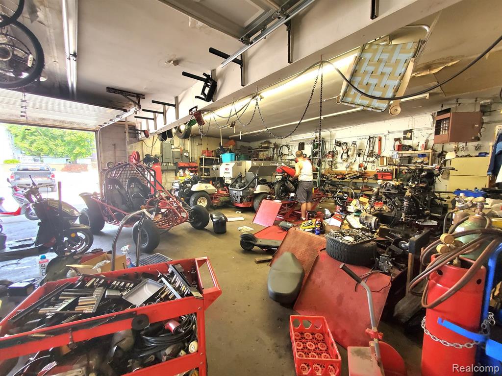 main property photo 34