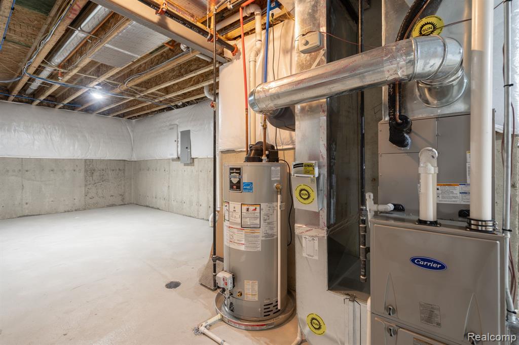 main property photo 45