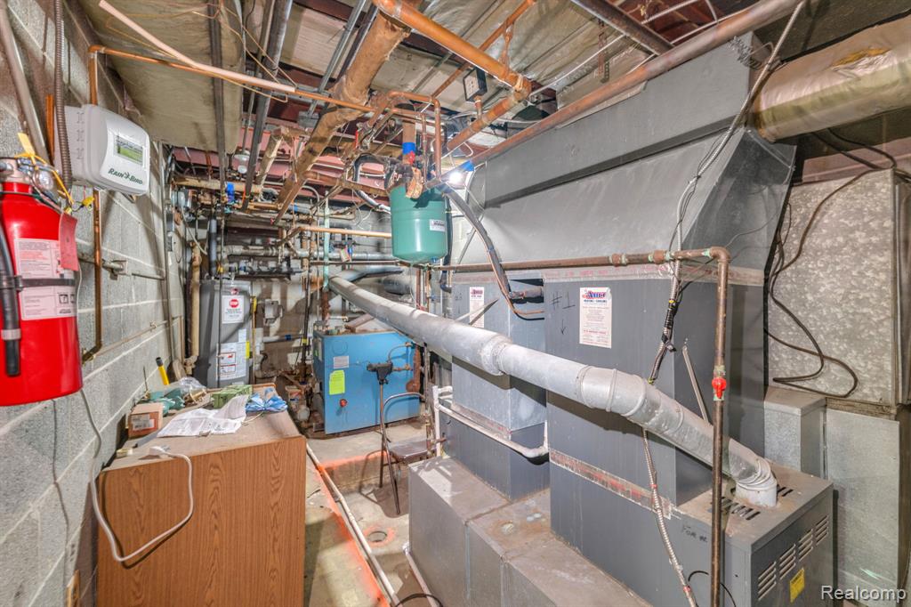 main property photo 40
