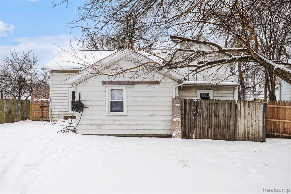 main property photo 23