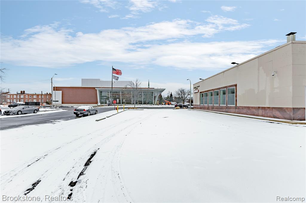 main property photo 10