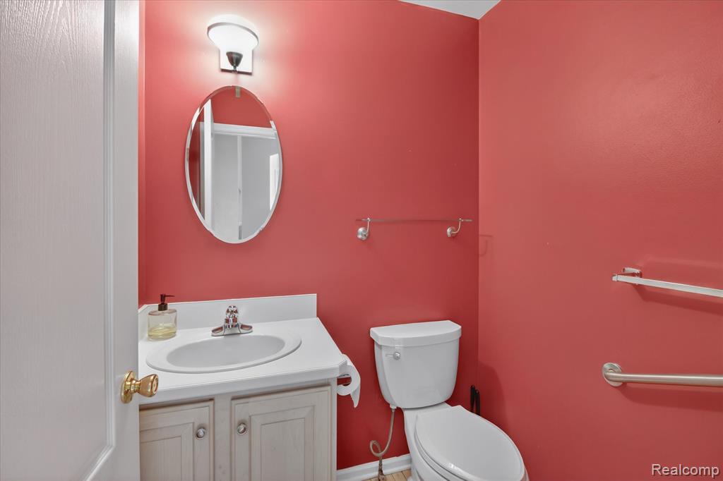 main property photo 25