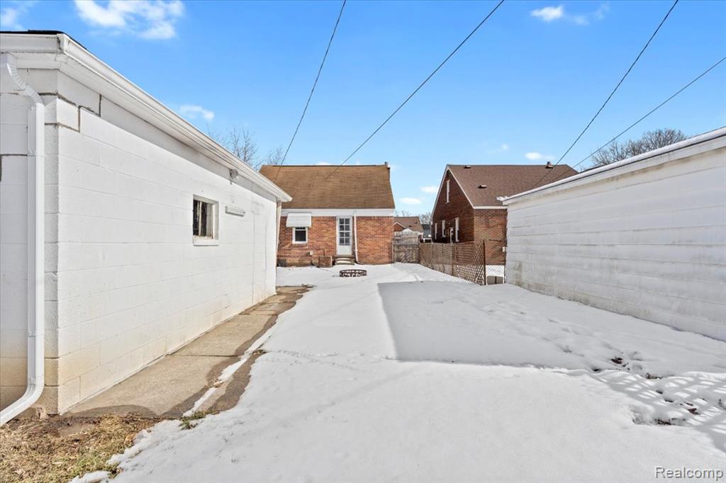 main property photo 20