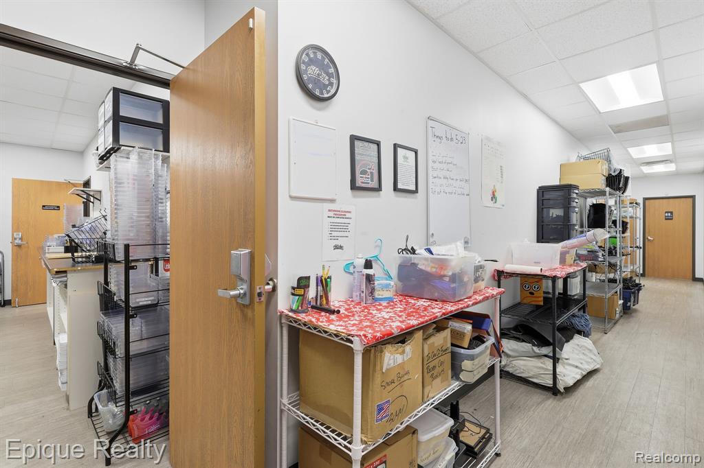 main property photo 25