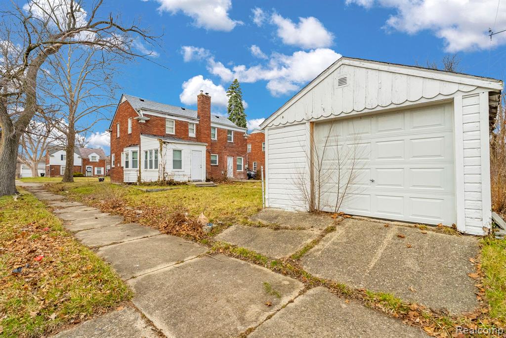 main property photo 25