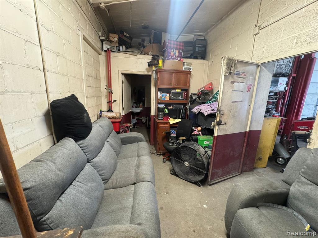 main property photo 3