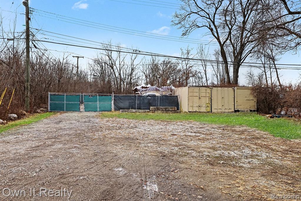 main property photo 36