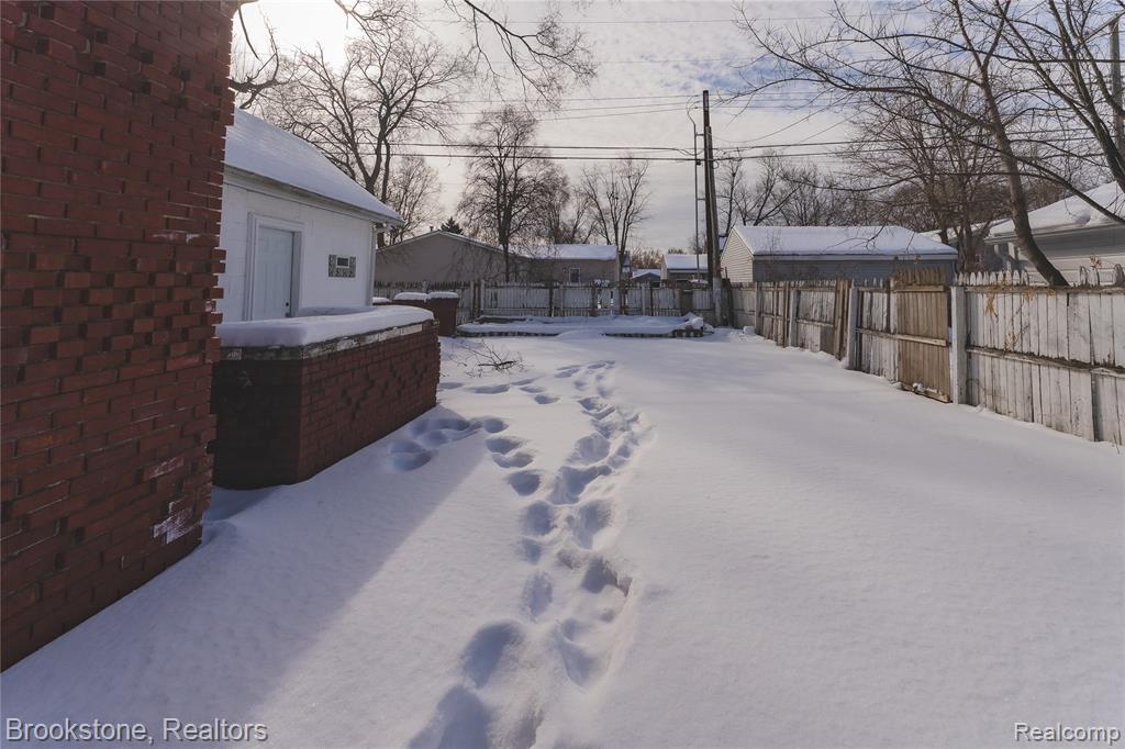 main property photo 36