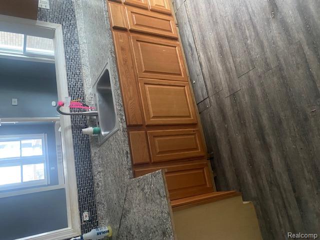 property viewer photo 5