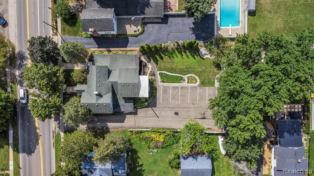 main property photo 50