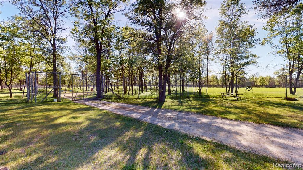 main property photo 10