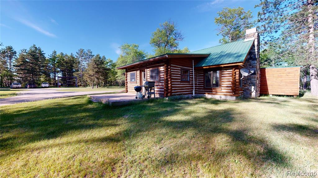 main property photo 11