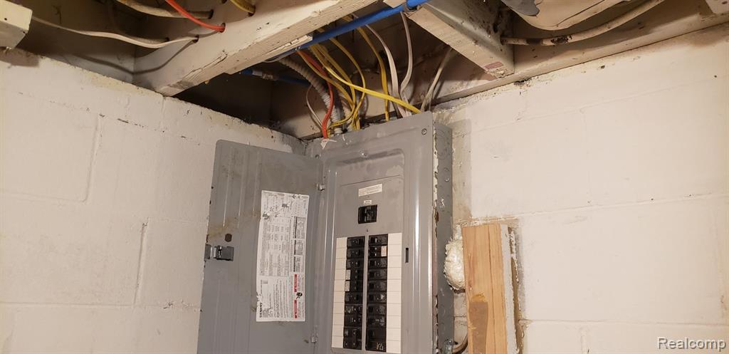 main property photo 14