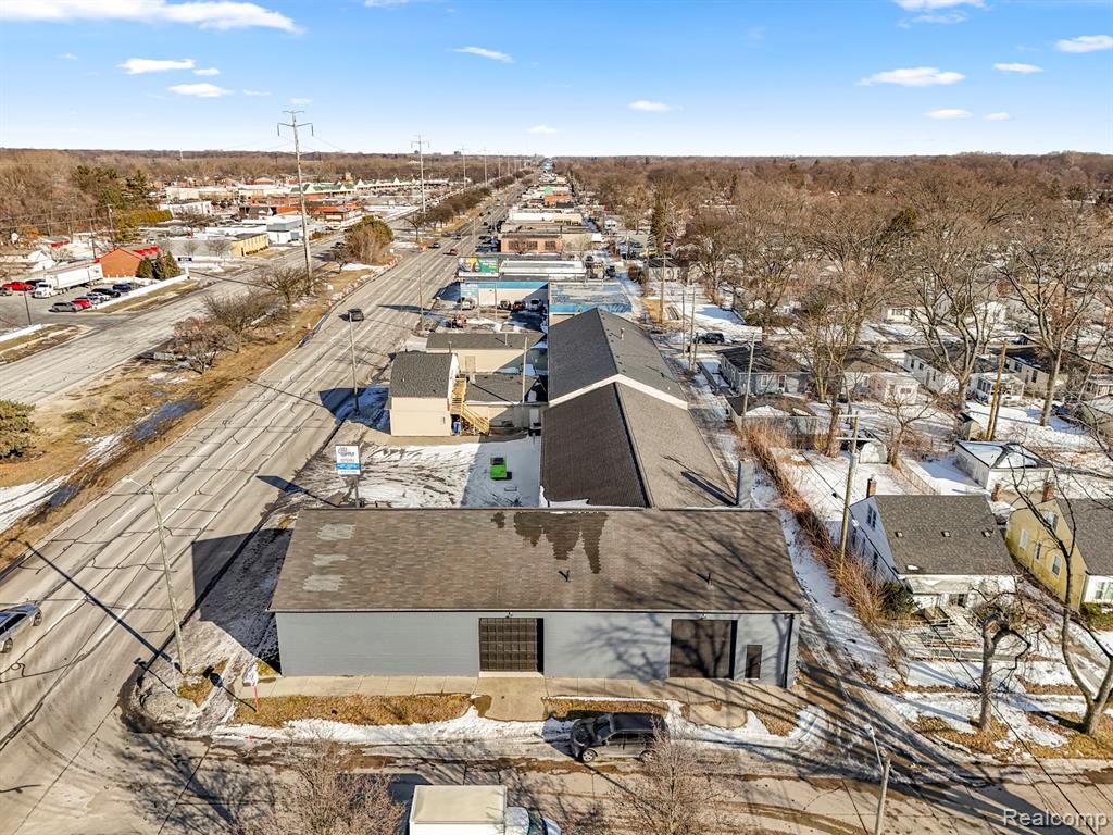 main property photo 17