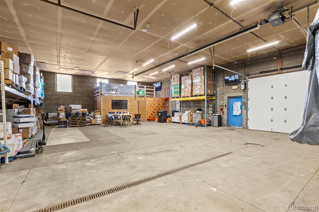 main property photo 19