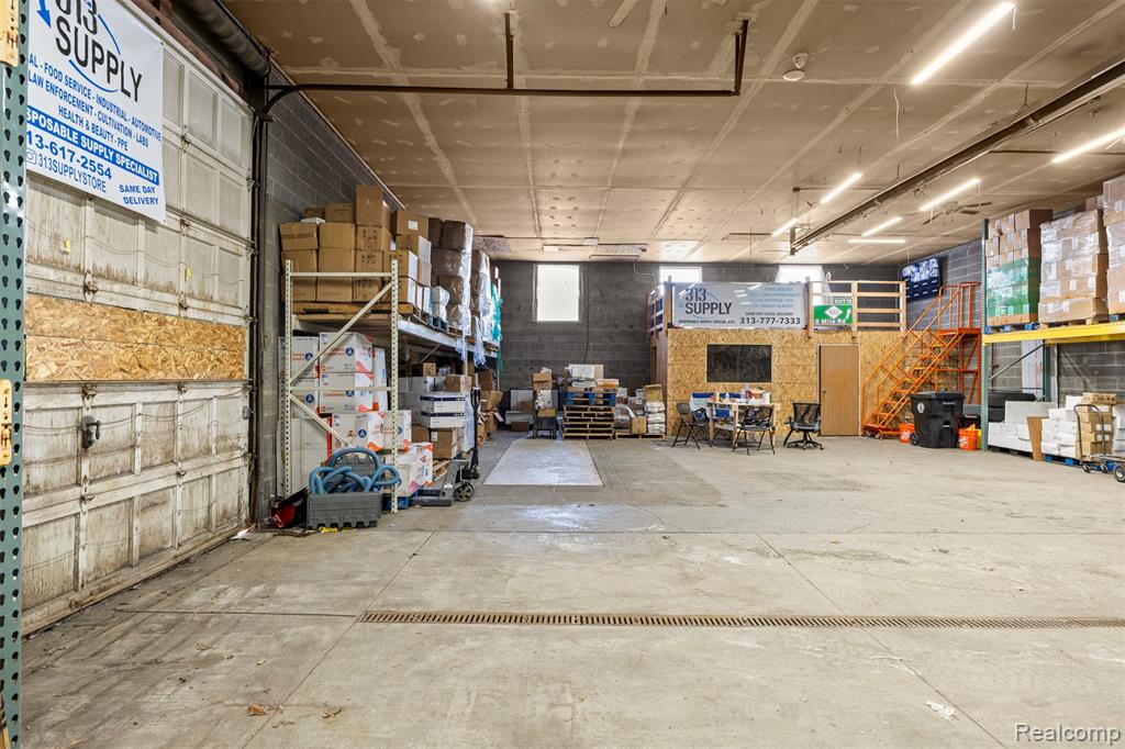 main property photo 20