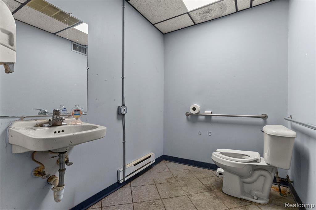 main property photo 43