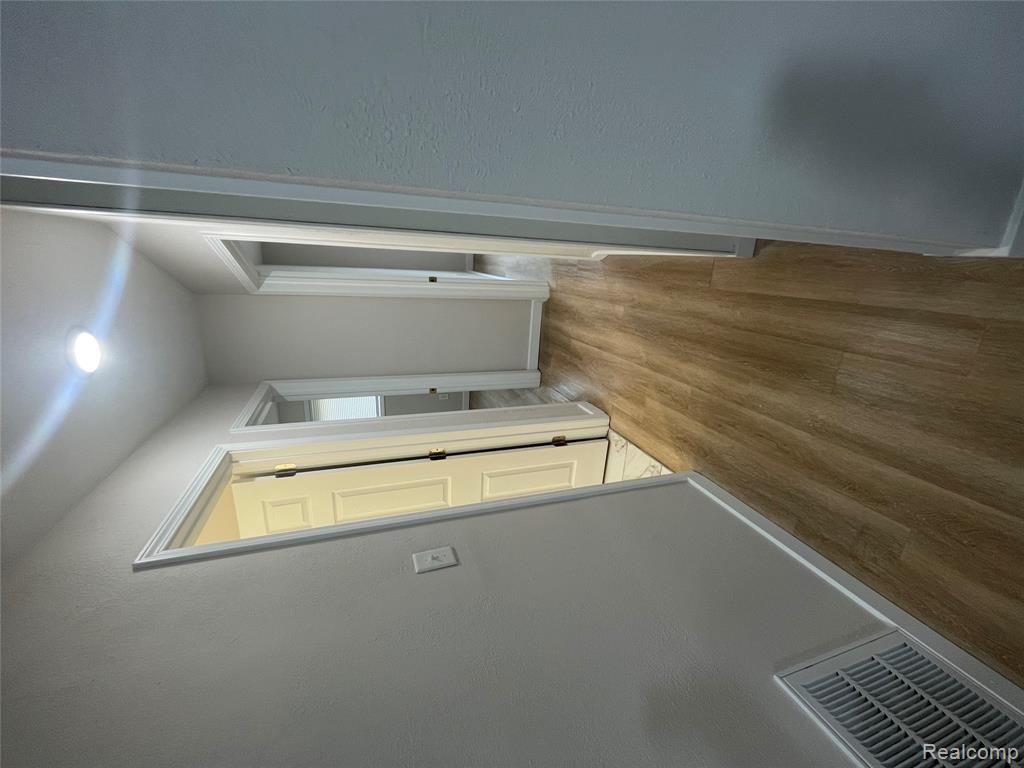 property viewer photo 5