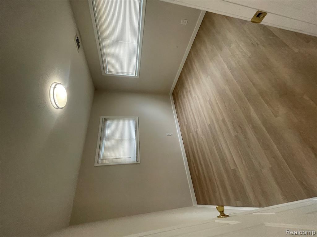 property viewer photo 9
