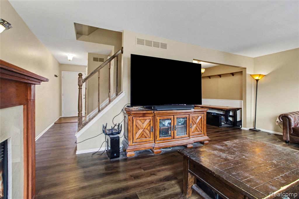 property viewer photo 2