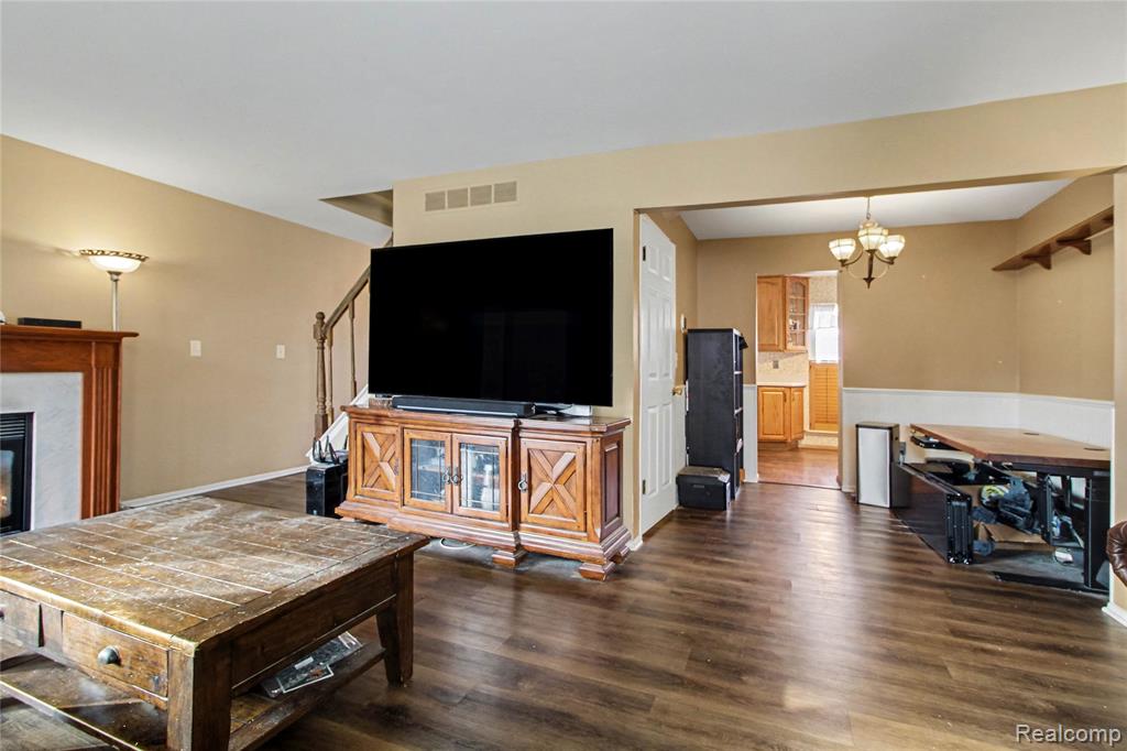 property viewer photo 3