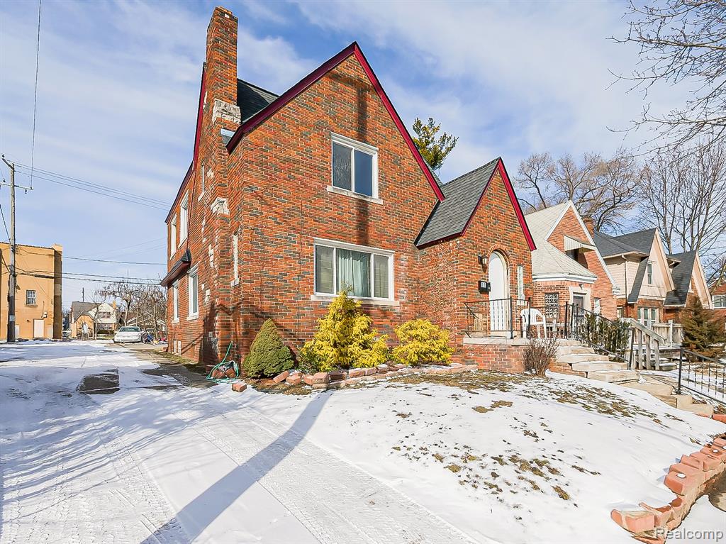 main property photo 20