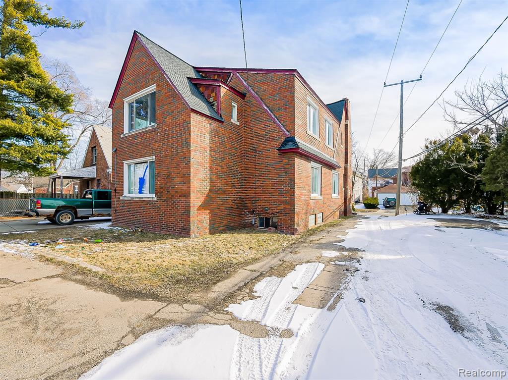 main property photo 23