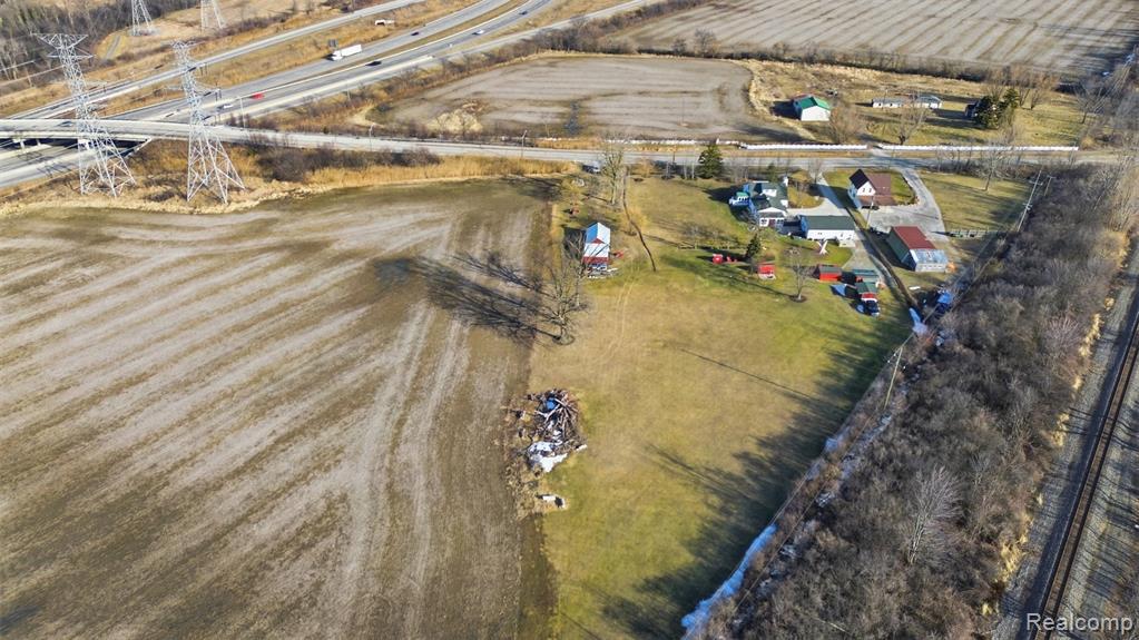main property photo 19