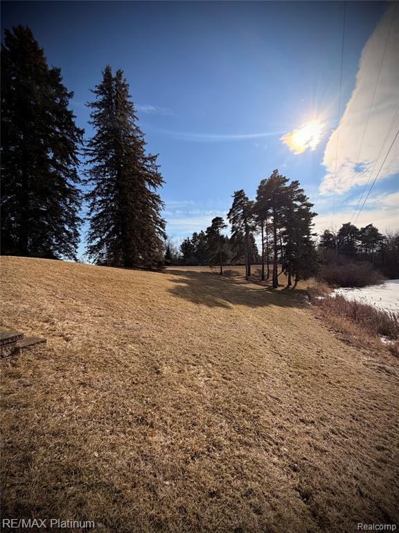 main property photo 46