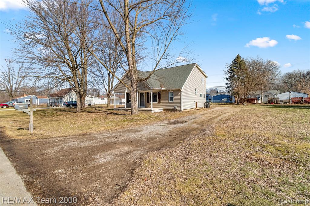 main property photo 35