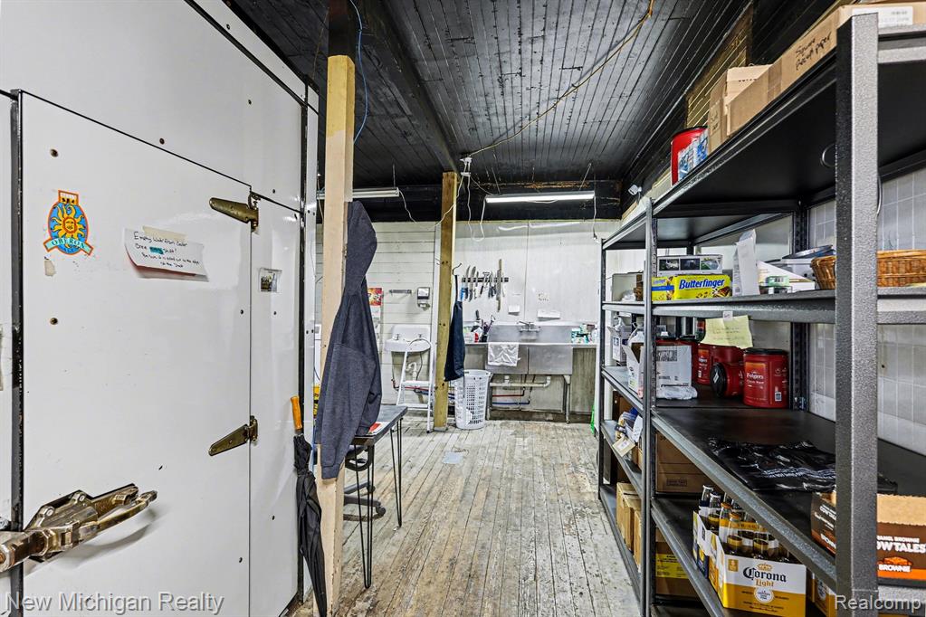 main property photo 11