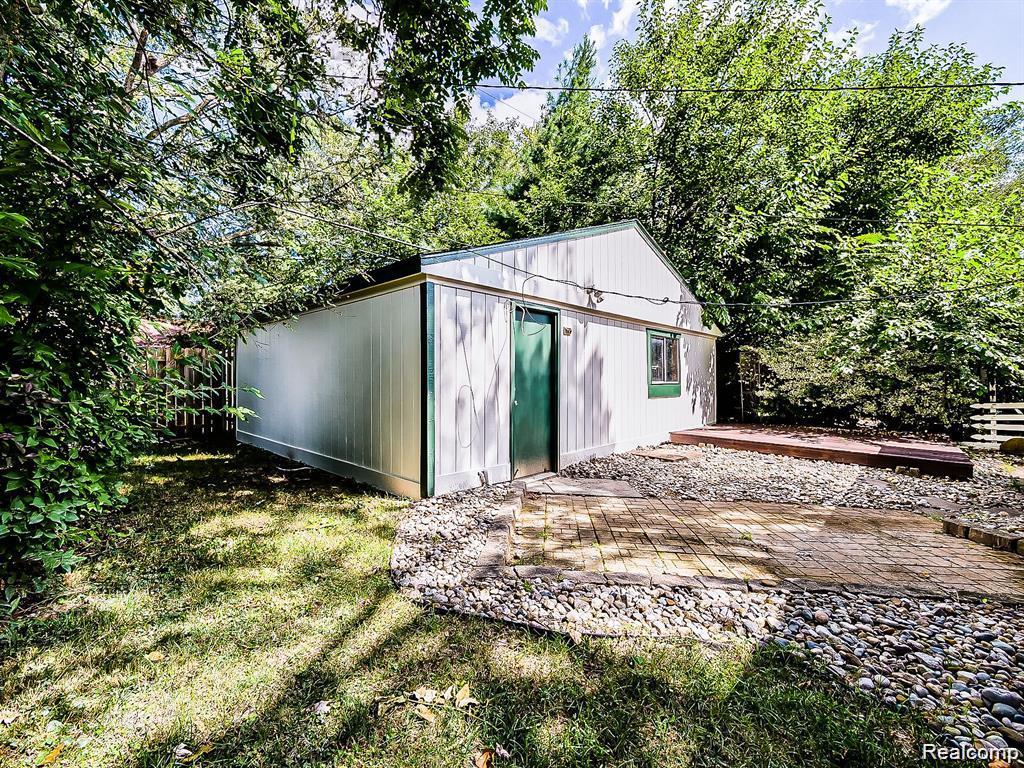 main property photo 13