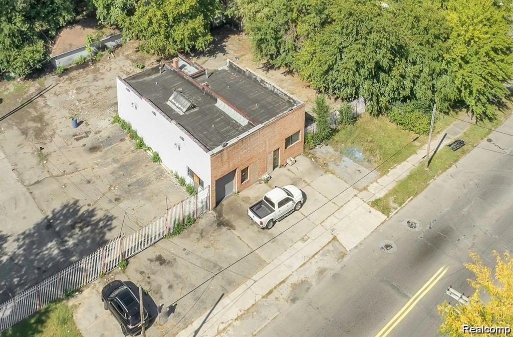 main property photo 12