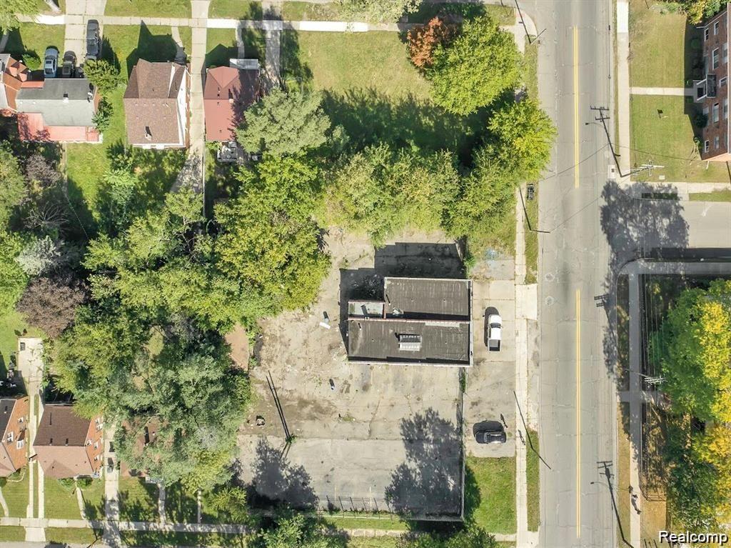 main property photo 9