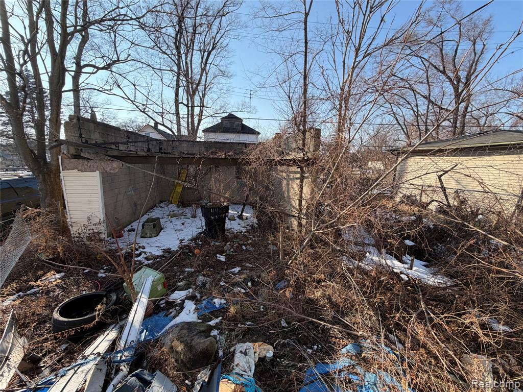 main property photo 27