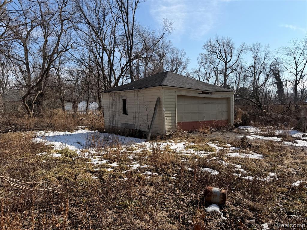 main property photo 22