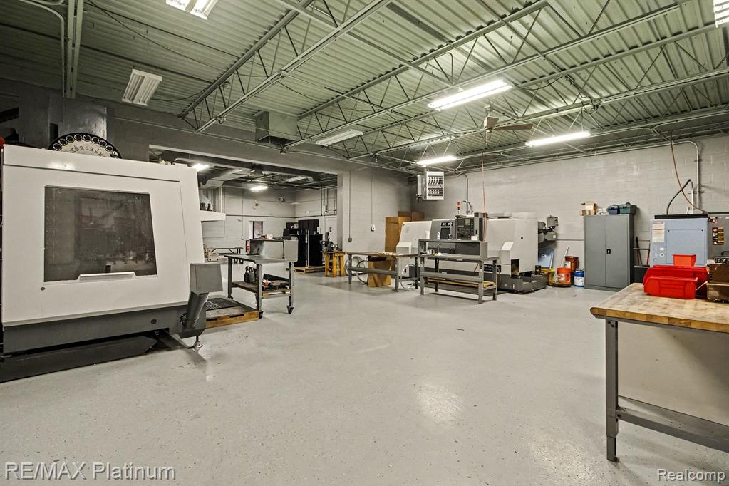main property photo 10