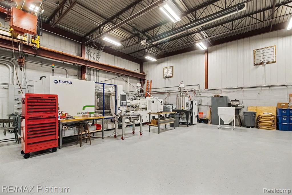 main property photo 23