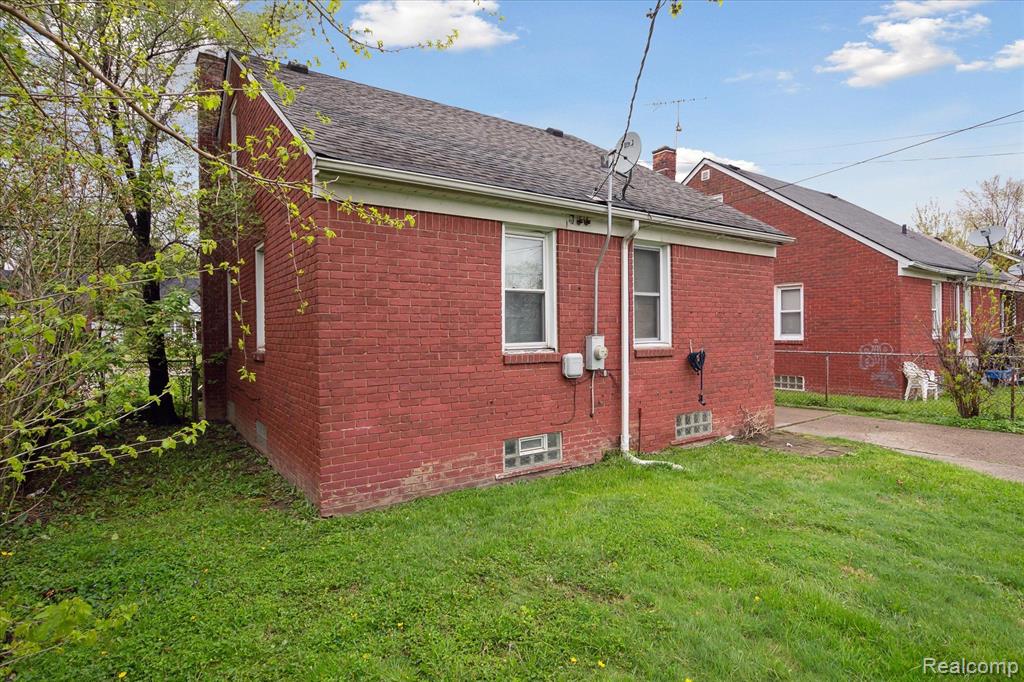 main property photo 23
