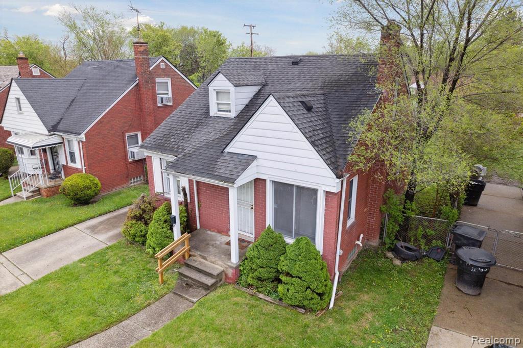 main property photo 30