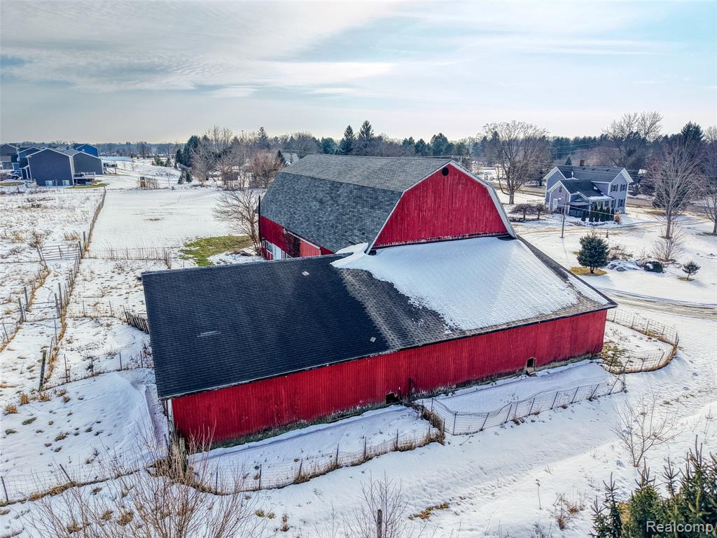 main property photo 16