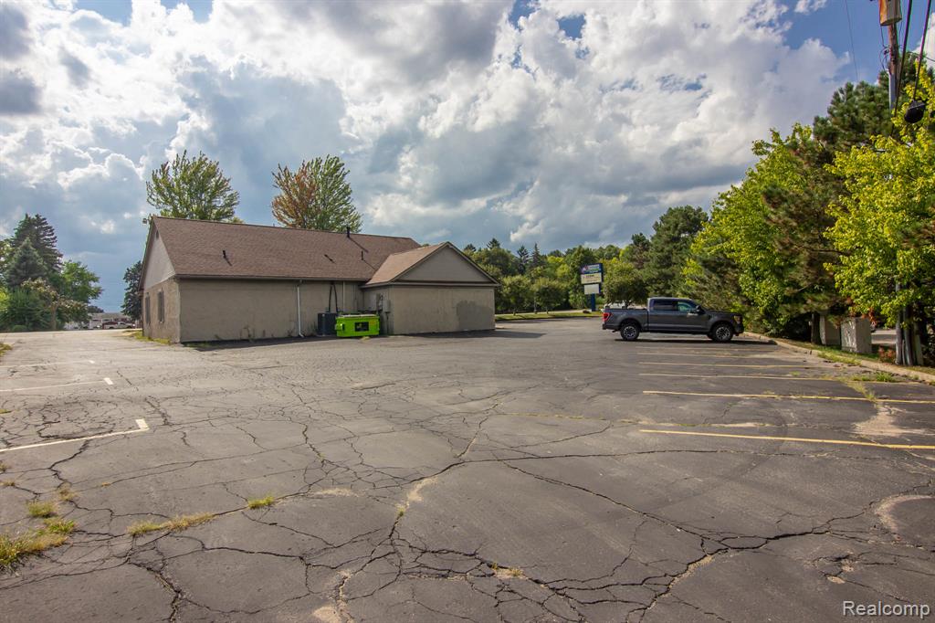 main property photo 13