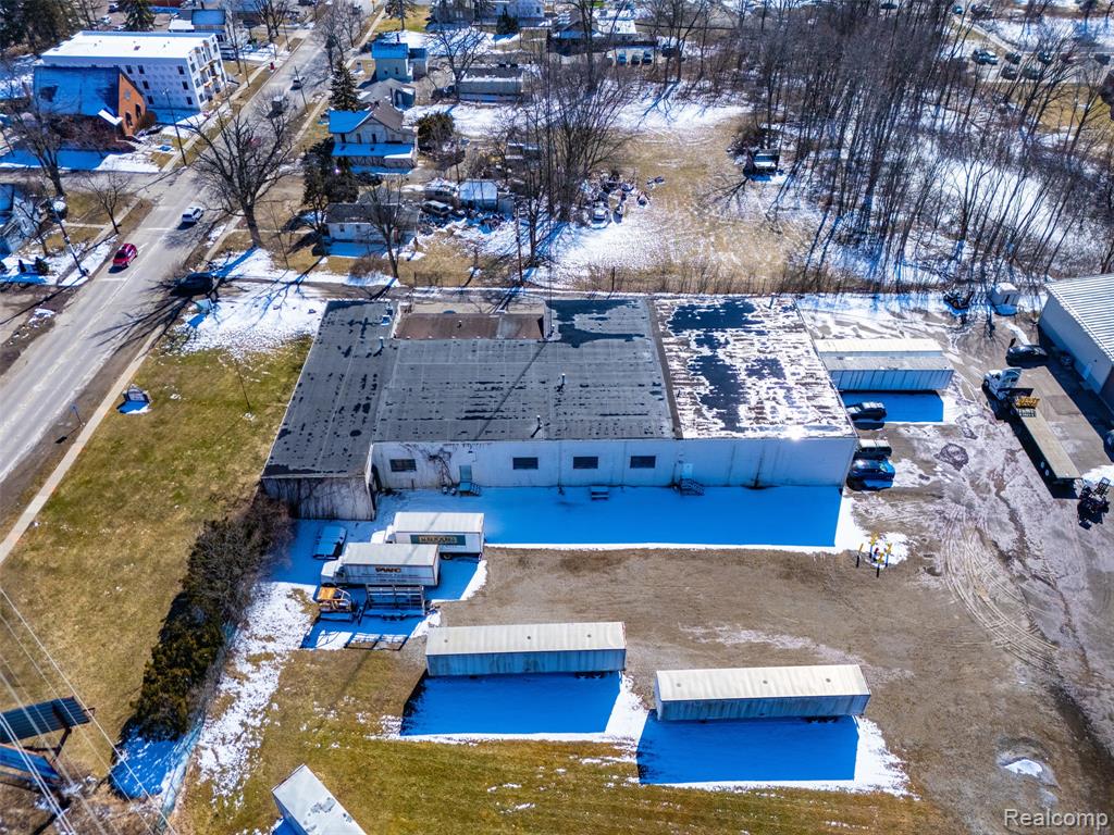 main property photo 37