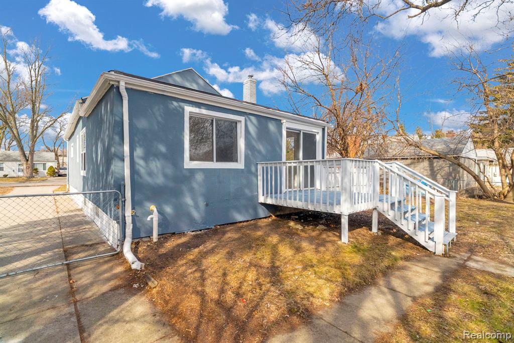 main property photo 29